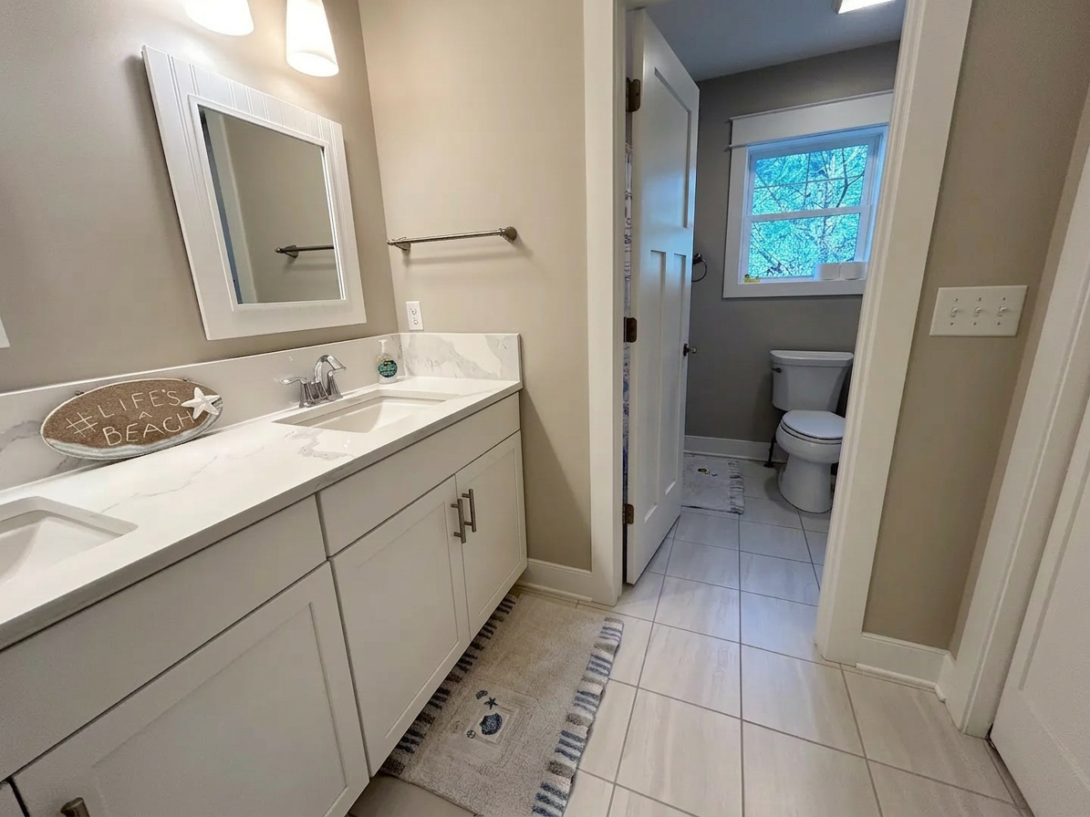 Top Floor Hall Bathroom - Pic A